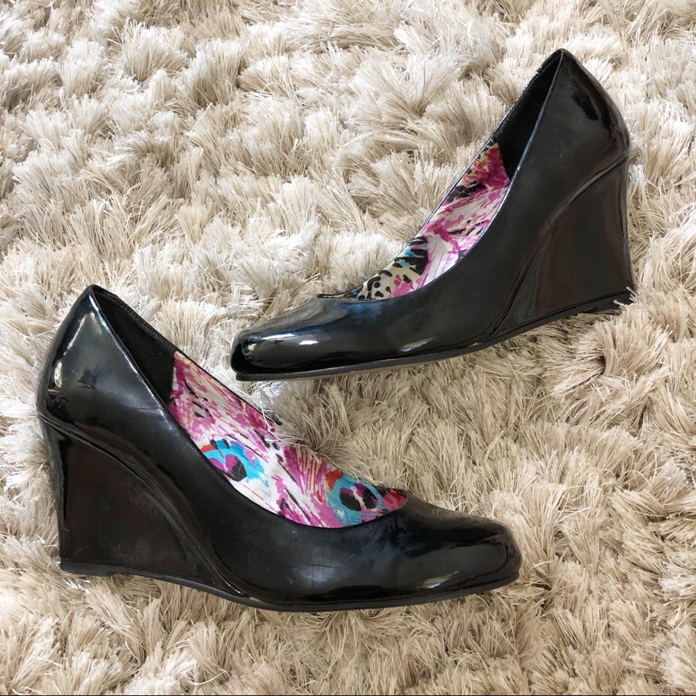 Steve Madden | Black Low Heel Patent Wedges Size 7